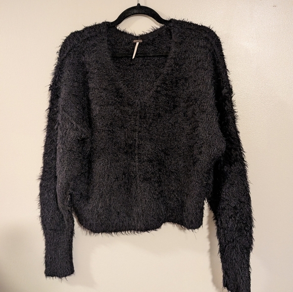 ✨5 For $50 Free People Icing V neck Fuzzy Eyelash Slouchy Size Xs - Picture 2 of 6